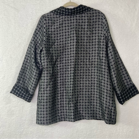 Et Lois artsy bubble colorblock big button top. Size Large - Picture 9 of 11